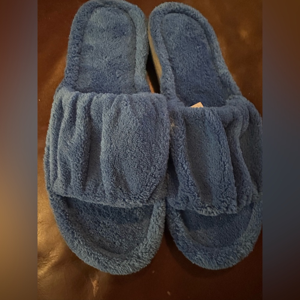Isotoner size 6.5-7